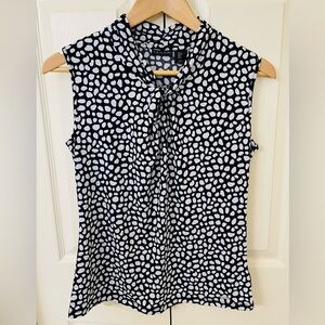 Tahari Black & White Sleeveless Fitted Blouse(S)